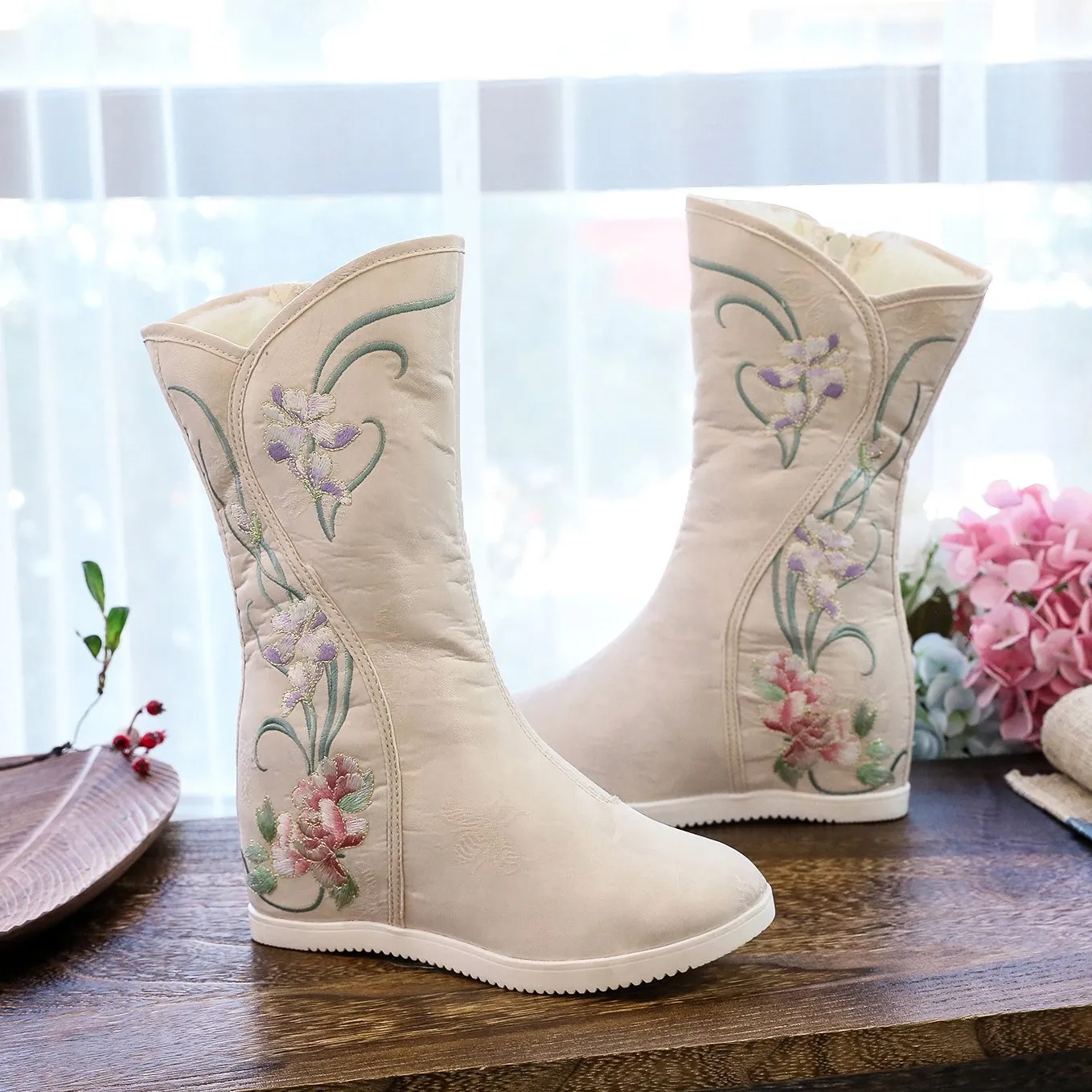 Retro flower embroidery plush lined mid calf boots | Inner wedge snow boots