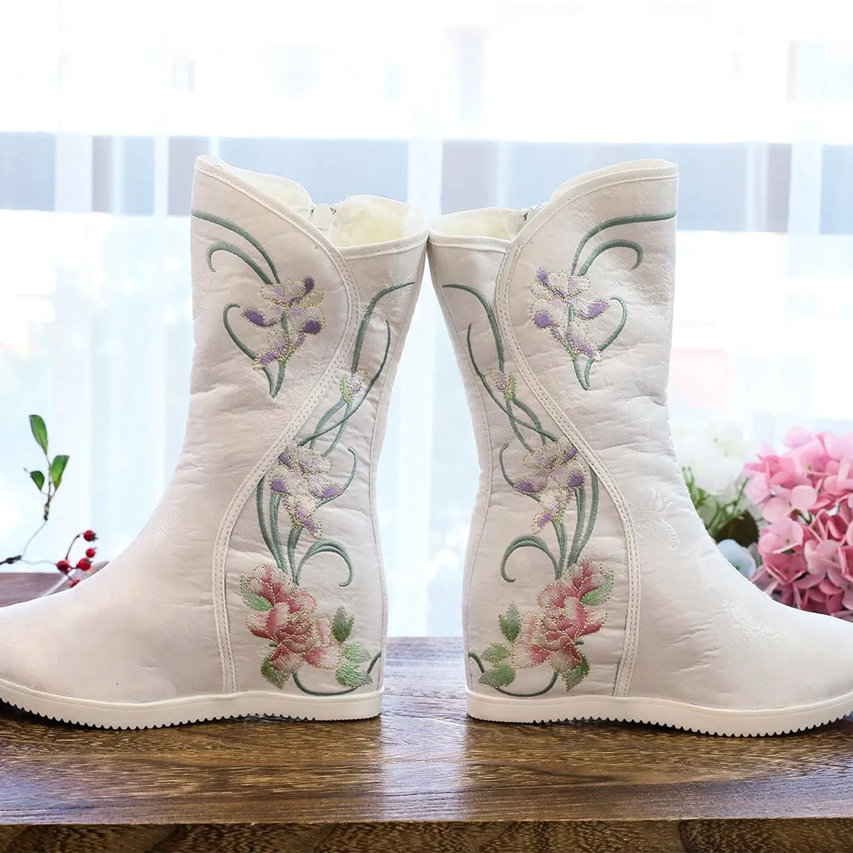 Retro flower embroidery plush lined mid calf boots | Inner wedge snow boots