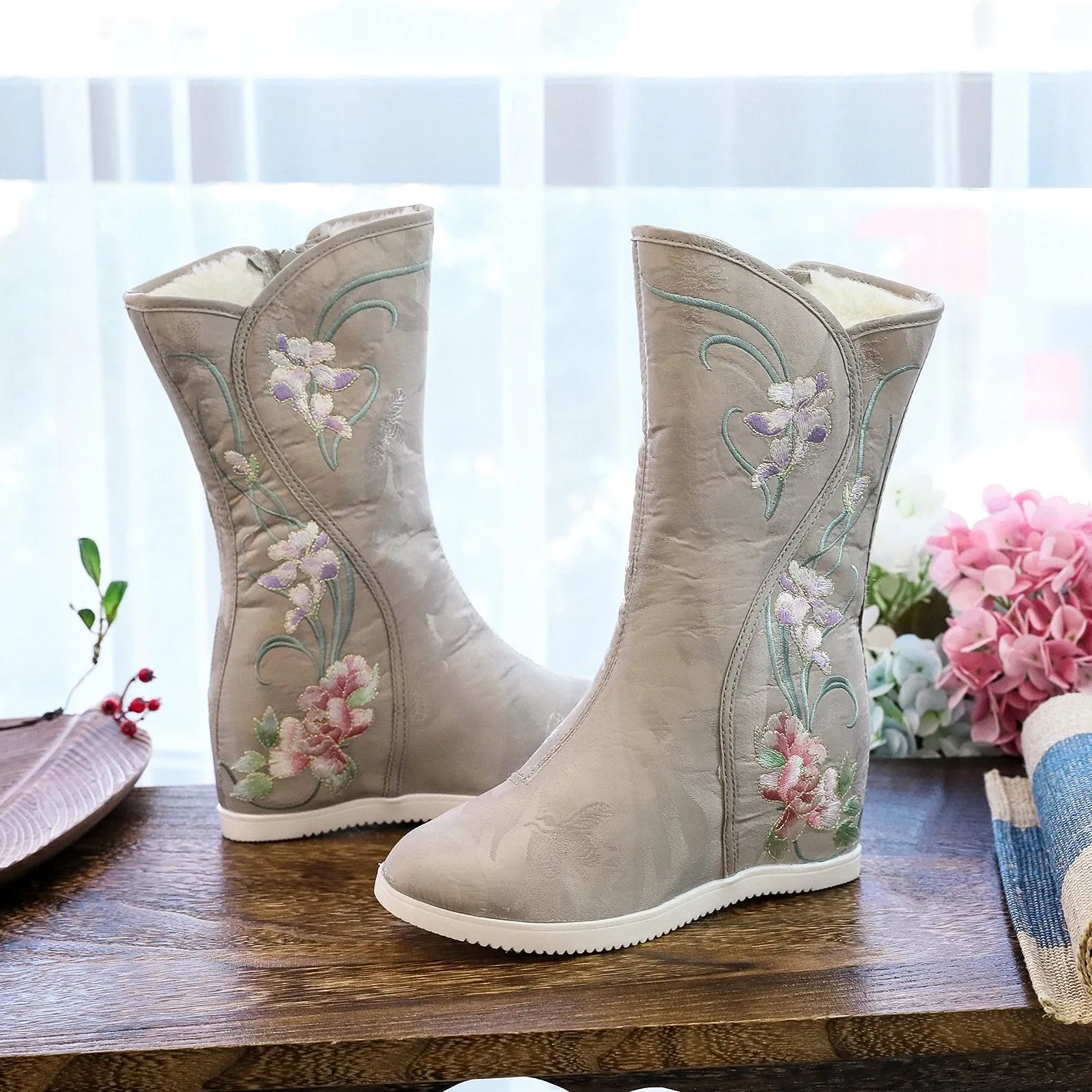 Retro flower embroidery plush lined mid calf boots | Inner wedge snow boots