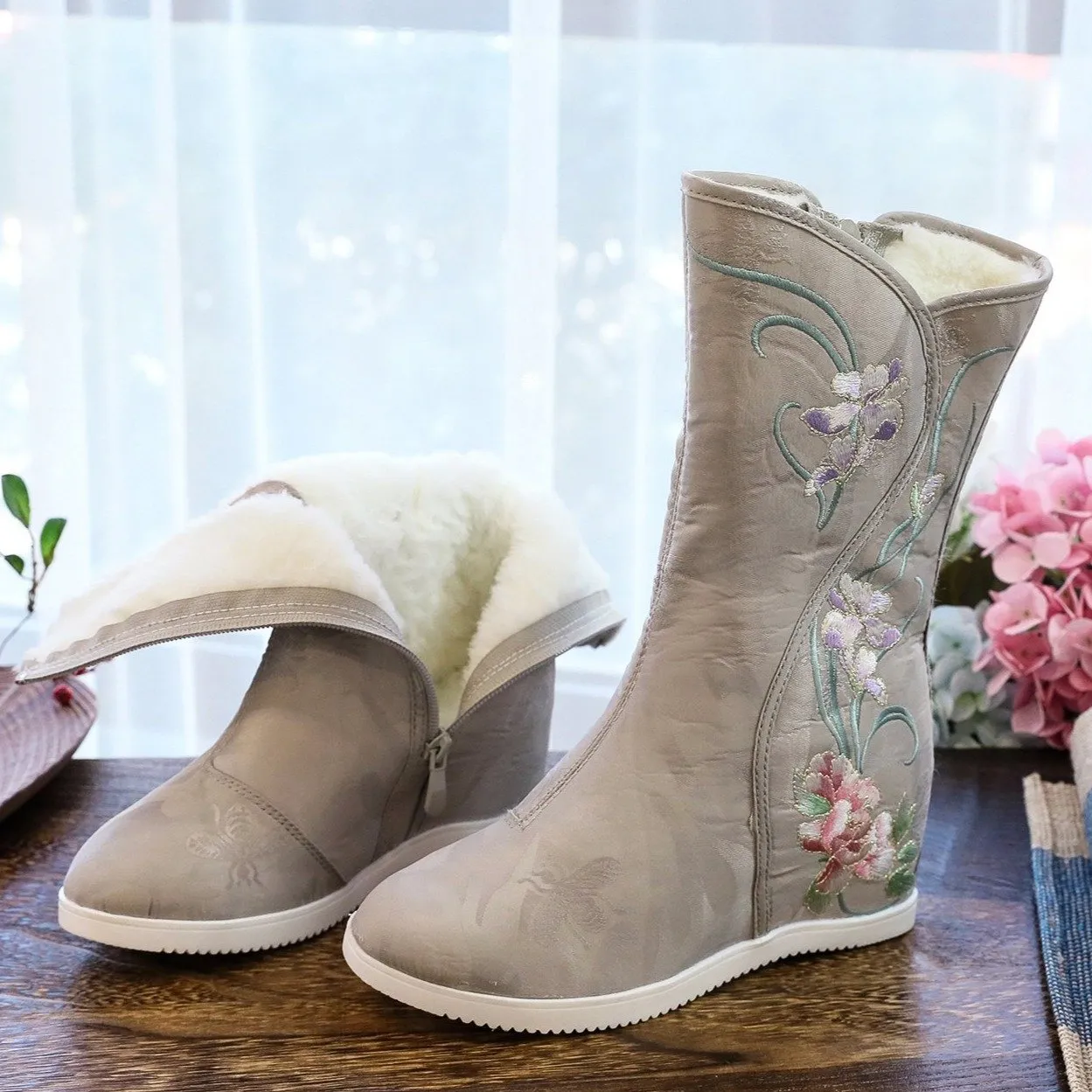 Retro flower embroidery plush lined mid calf boots | Inner wedge snow boots