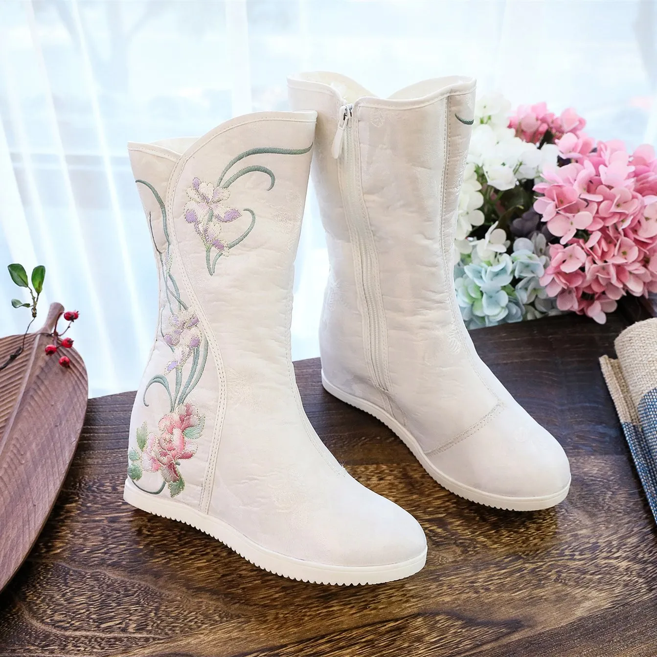 Retro flower embroidery plush lined mid calf boots | Inner wedge snow boots