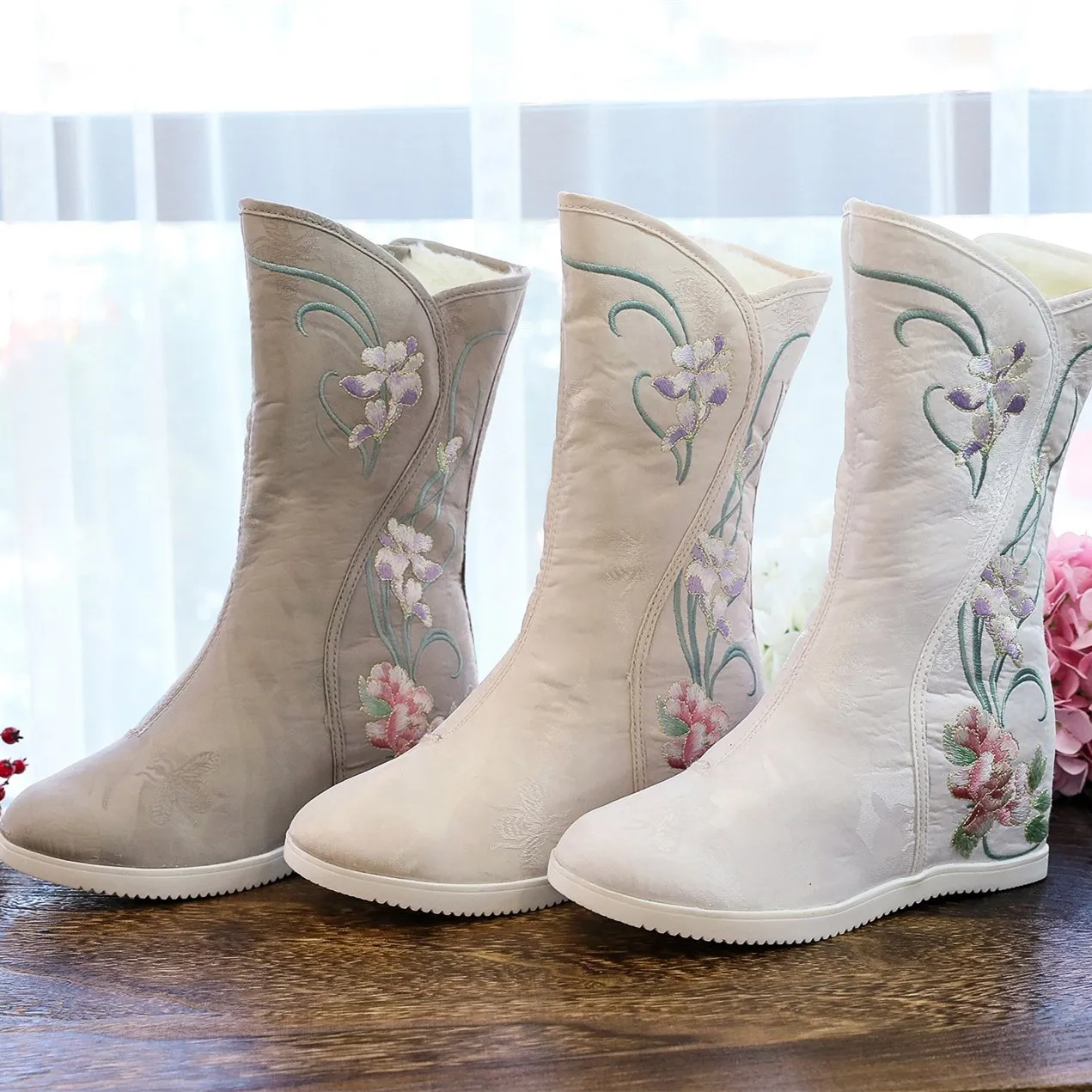 Retro flower embroidery plush lined mid calf boots | Inner wedge snow boots