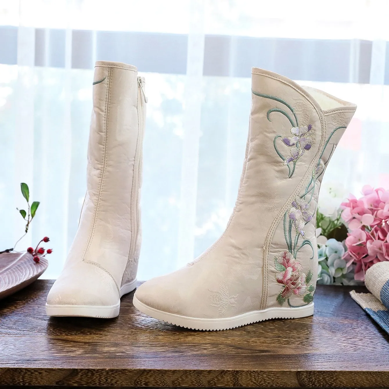 Retro flower embroidery plush lined mid calf boots | Inner wedge snow boots
