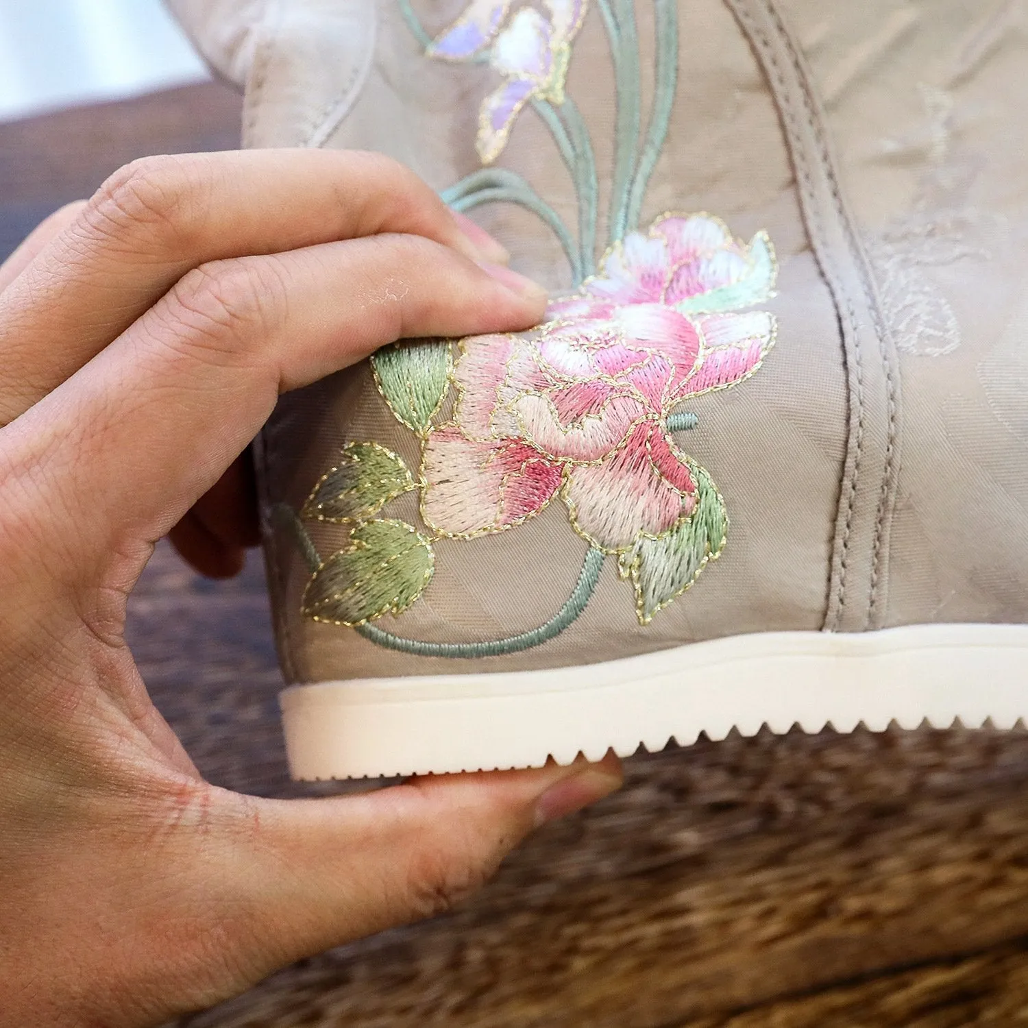 Retro flower embroidery plush lined mid calf boots | Inner wedge snow boots