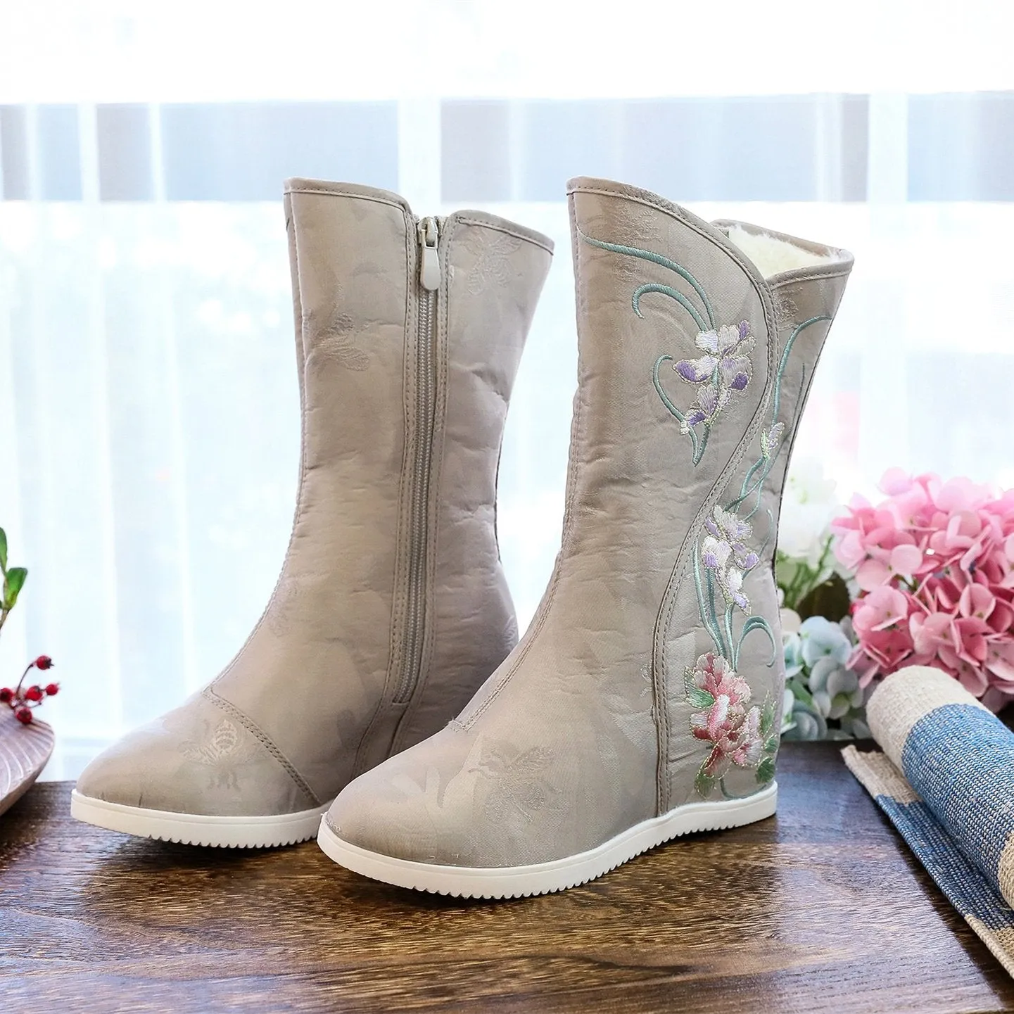 Retro flower embroidery plush lined mid calf boots | Inner wedge snow boots