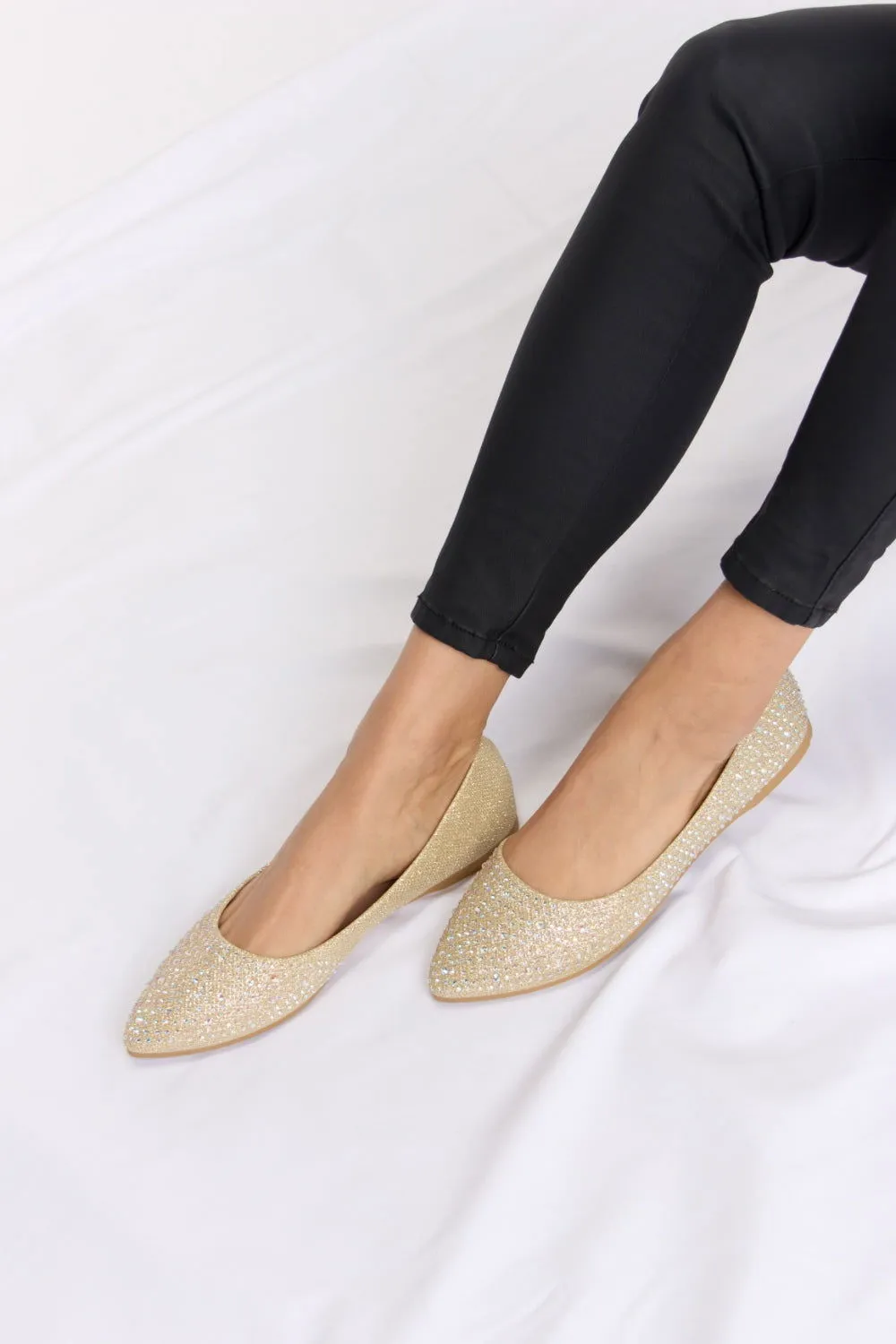 Women's Rhinestone Point Toe Flat Slip-Ons