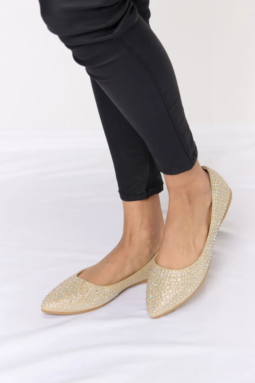 Women's Rhinestone Point Toe Flat Slip-Ons